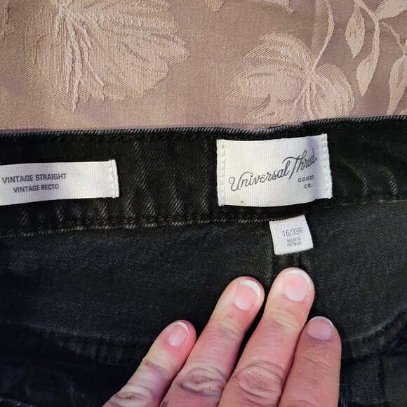 Universal Thread Vintage Straight Women's Jeans, Size 16/33R, Gently Used - Picture 2 of 3